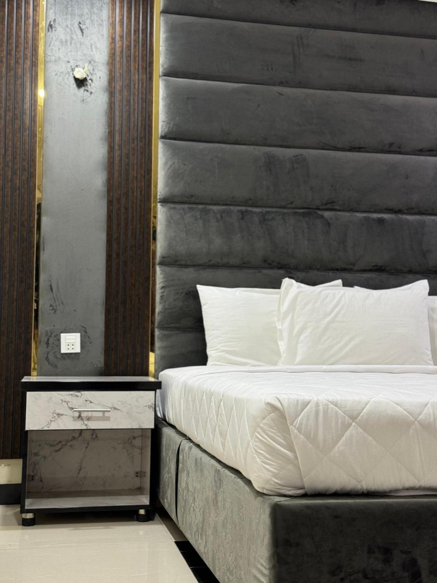 Rose Valet Guest House อิสลามาบัด ภายนอก รูปภาพ