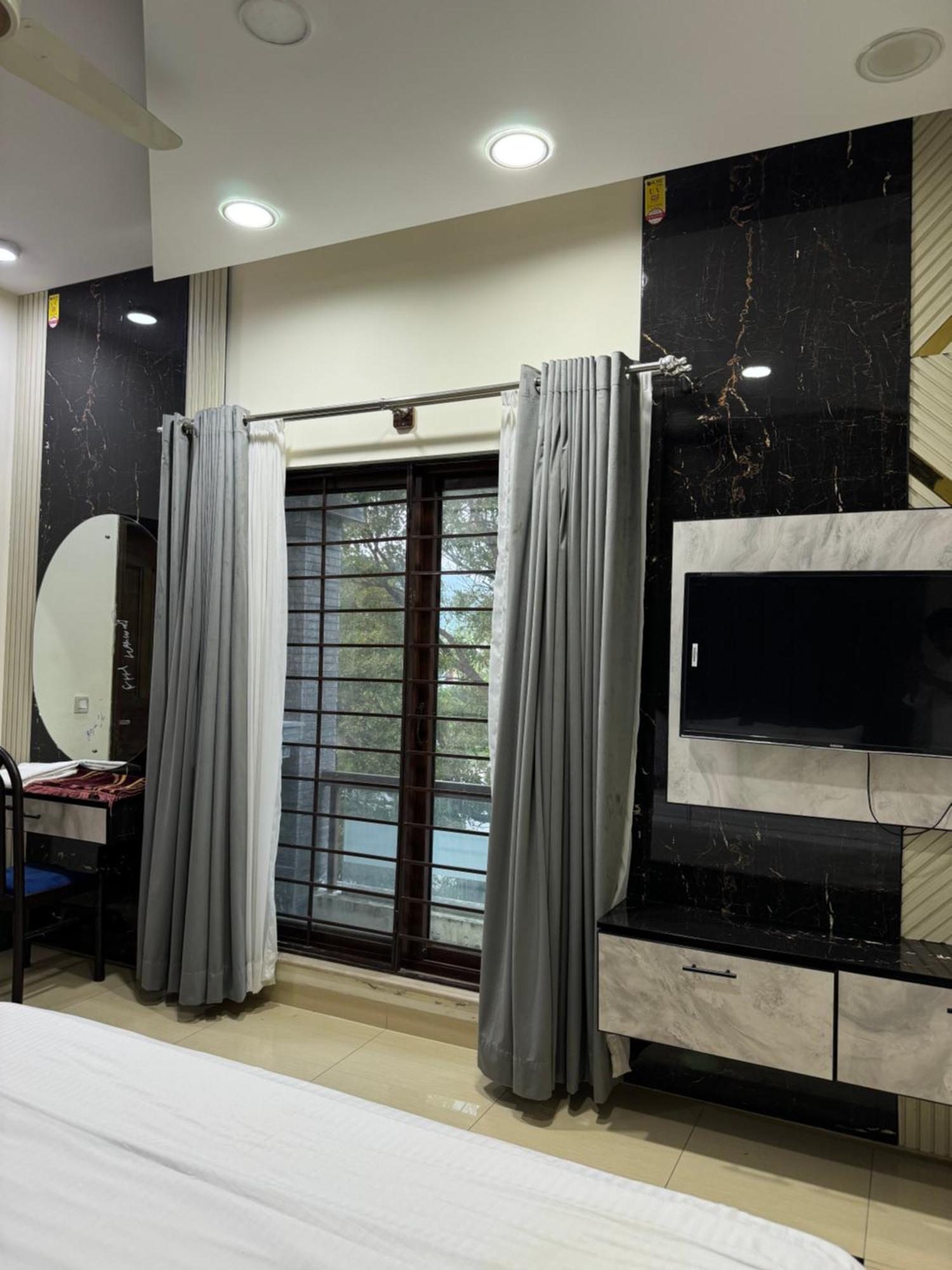 Rose Valet Guest House อิสลามาบัด ภายนอก รูปภาพ
