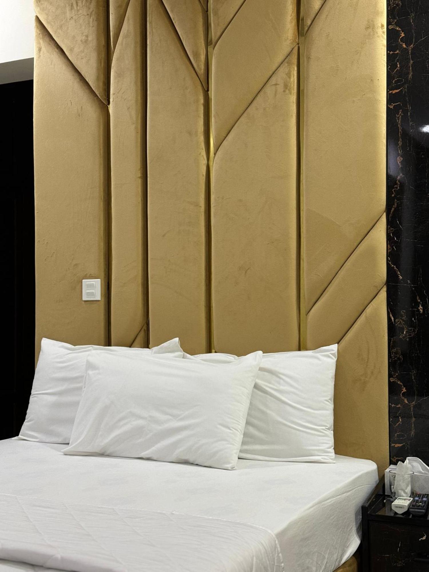 Rose Valet Guest House อิสลามาบัด ภายนอก รูปภาพ